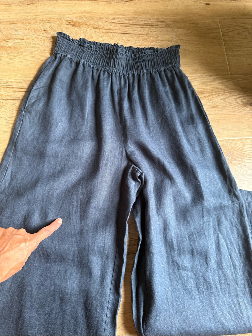Esmaee’ Linen Wide Leg Pant in Blue - Picture 7 of 12